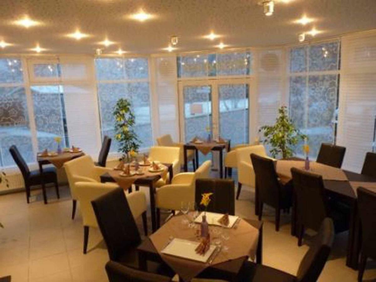 Cafe Und Pension Ringer Vilseck Exterior foto